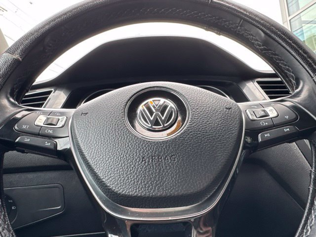 Used 2018 Volkswagen Tiguan SE AWD/4WD image 18