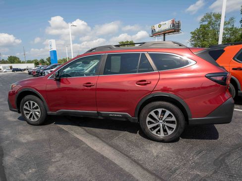 Used 2022 Subaru Outback Premium AWD/4WD image 4