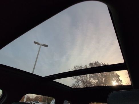 Used 2021 Chevrolet Blazer RS w/ Enhanced Convenience Package image 27