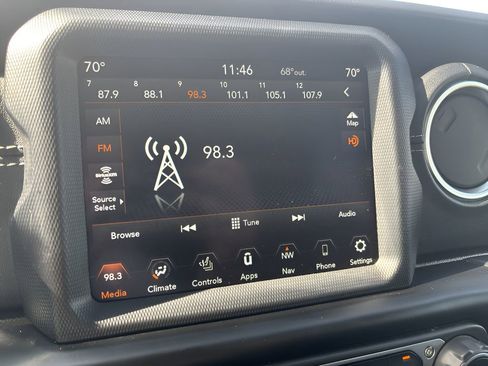 Used 2020 Jeep Gladiator Overland image 21