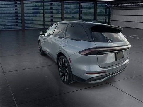 Used 2024 Lincoln Nautilus Reserve w/ Jet Appearance Package (87T) image 6