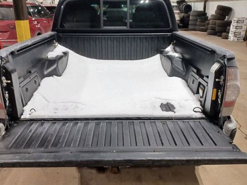 Used 2015 Toyota Tacoma Base image 8