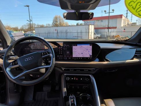 Used 2025 Audi Q5 Premium Plus w/ Premium Plus image 11