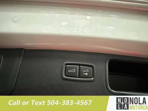 Used 2023 Porsche Macan AWD/4WD image 33