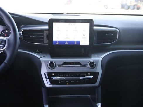 Used 2021 Ford Explorer XLT w/ Equipment Group 202A image 25