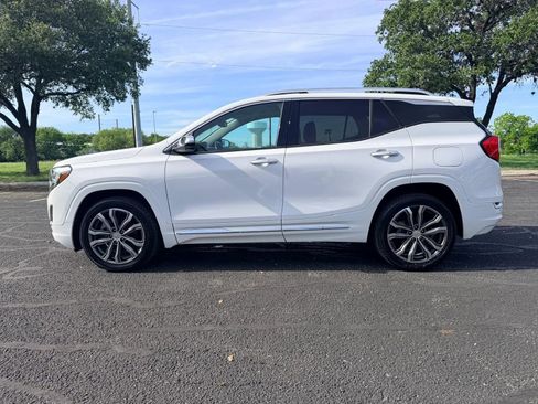 Used 2019 GMC Terrain Denali w/ Advanced Safety Package AWD/4WD image 4
