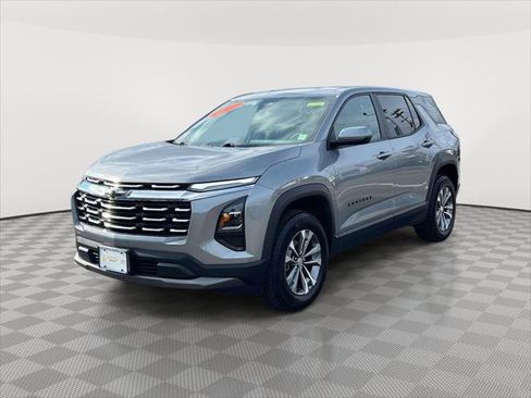 Used 2026 Chevrolet Equinox LT w/ Convenience Package II image 3