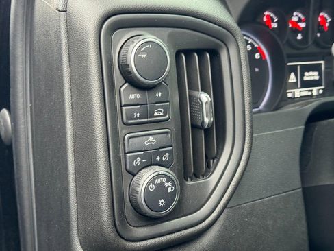 Used 2023 Chevrolet Silverado 1500 Custom image 18