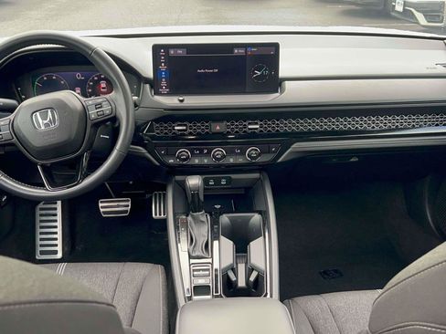 Used 2025 Honda Accord Sport image 28