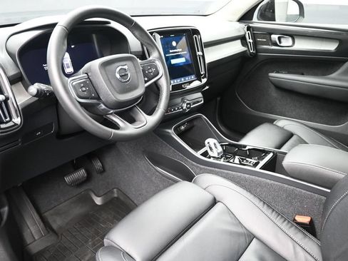 Used 2023 Volvo XC40 B5 Ultimate w/ Protection Package Premier AWD/4WD image 9