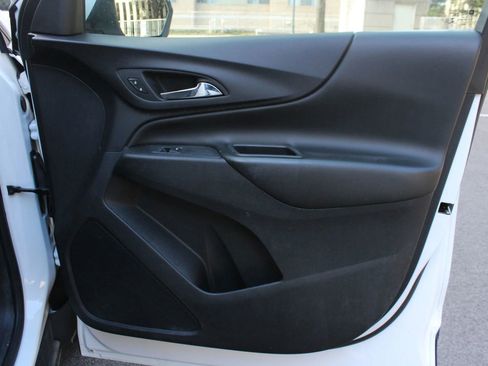 Used 2022 Chevrolet Equinox LT AWD/4WD image 24