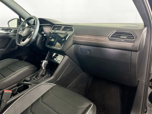 Used 2024 Volkswagen Tiguan SEL R-Line image 26