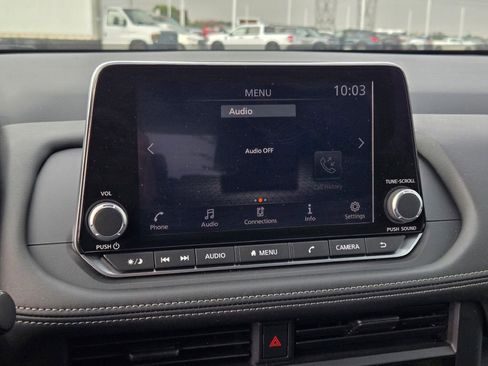 Used 2024 Nissan Rogue S image 20