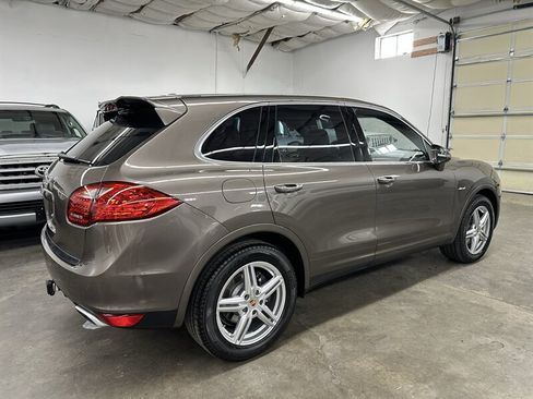 Used 2013 Porsche Cayenne Diesel AWD/4WD image 3