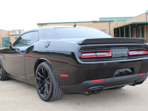 Used 2023 Dodge Challenger SRT Hellcat image 4