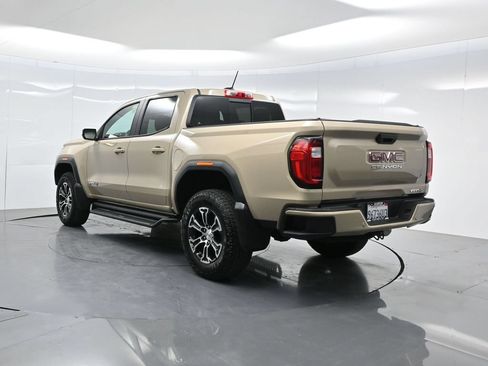 Used 2023 GMC Canyon AT4 w/ AT4 Premium Package AWD/4WD image 5