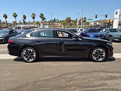 New 2027 BMW i5 eDrive40 w/ Premium Package RWD image 3