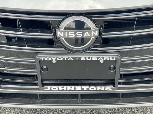 Used 2025 Nissan Versa SV w/ Trunk Package FWD image 19