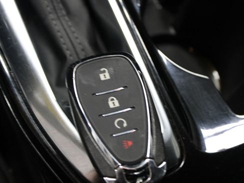 Used 2025 Chevrolet Trax LT w/ LT Convenience Package image 47