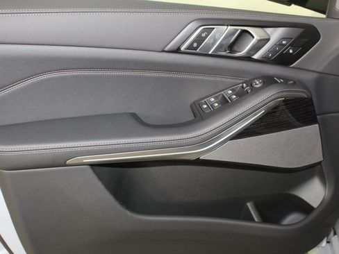 New 2026 BMW X5 xDrive40i w/ M Sport Package image 11