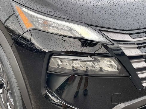 New 2026 Nissan Rogue SV w/ Cold Weather Package AWD/4WD image 9