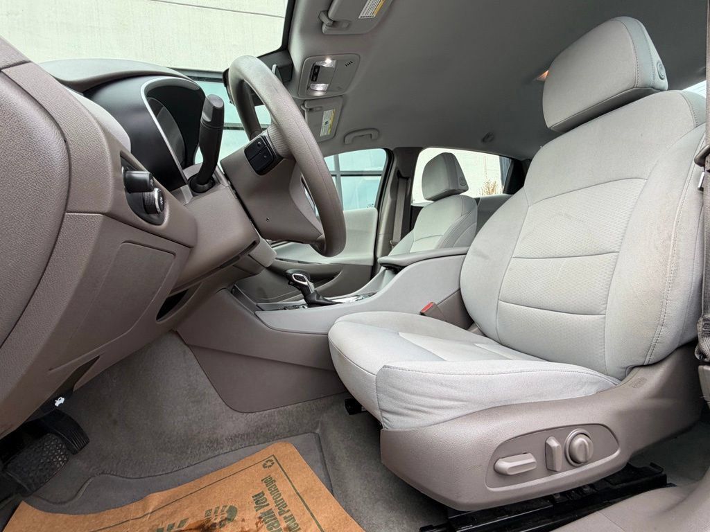Used 2023 Chevrolet Malibu LS FWD image 10