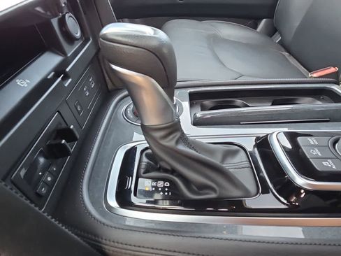 Used 2024 Nissan Armada SL w/ Midnight Edition Package image 21