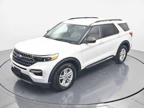 Used 2020 Ford Explorer XLT w/ Equipment Group 202A RWD image 28