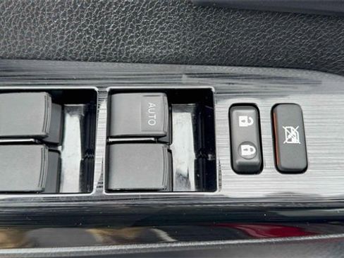 Used 2018 Toyota RAV4 Limited w/ Advanced Technology Package image 14