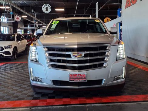 Used 2020 Cadillac Escalade Luxury AWD/4WD image 2