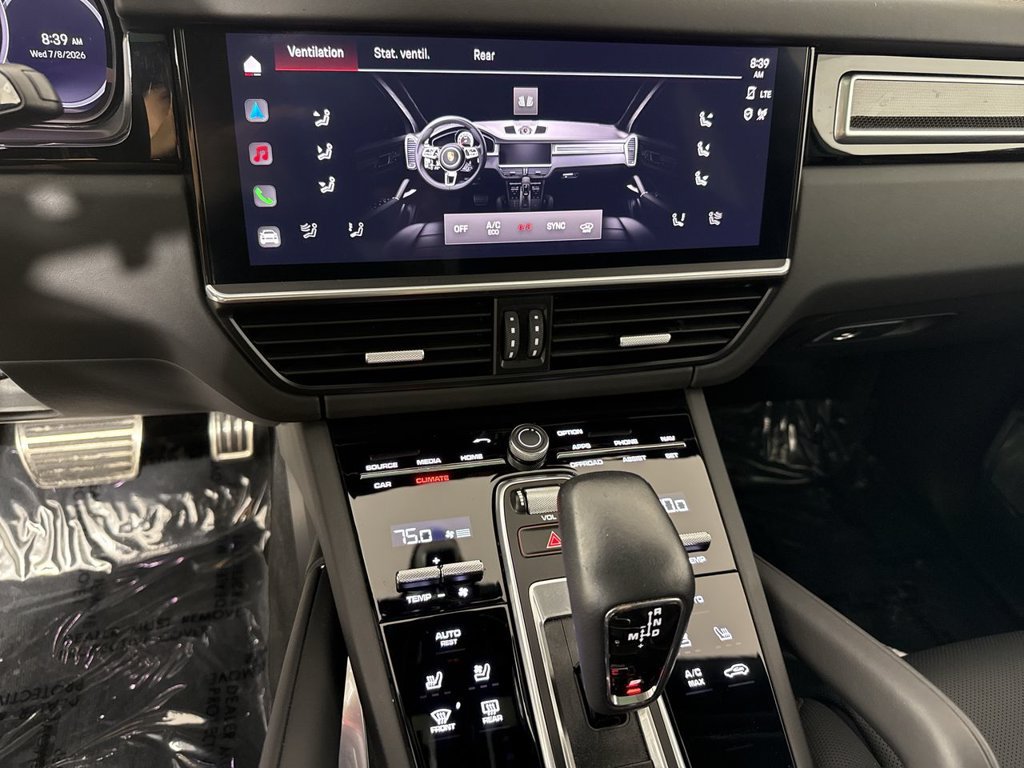 Certified 2023 Porsche Cayenne Turbo AWD/4WD image 31