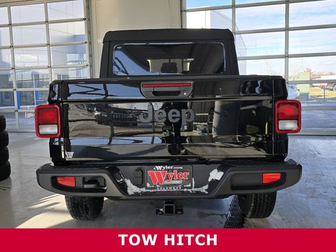 Used 2023 Jeep Gladiator Sport image 14