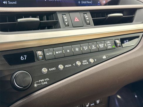 Used 2019 Lexus ES 350 Ultra Luxury image 26