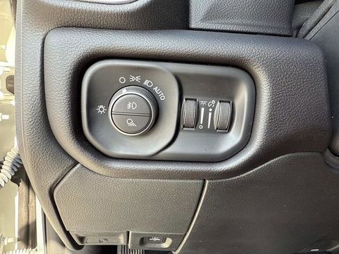 Used 2024 RAM 2500 Laramie image 31