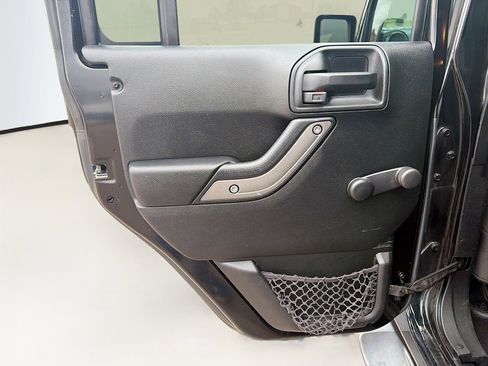 Used 2017 Jeep Wrangler Unlimited Sport w/ Connectivity Group AWD/4WD image 22
