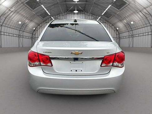 Used 2016 Chevrolet Cruze LT image 4