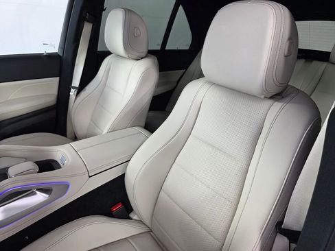 Certified 2025 Mercedes-Benz GLE 450 4MATIC image 10