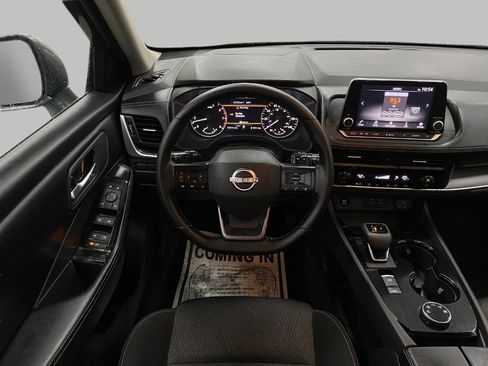 Used 2025 Nissan Rogue SV image 13