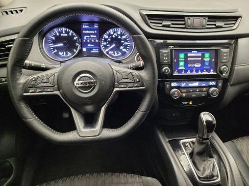 Used 2018 Nissan Rogue SV w/ Sun & Sound Touring Package AWD/4WD image 22