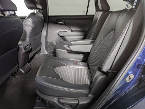 Used 2024 Toyota Highlander XSE image 47