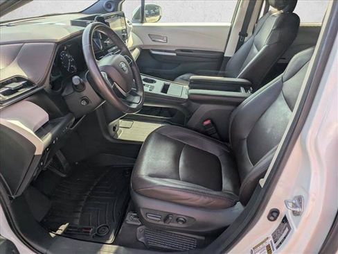 Used 2021 Toyota Sienna Platinum FWD image 15