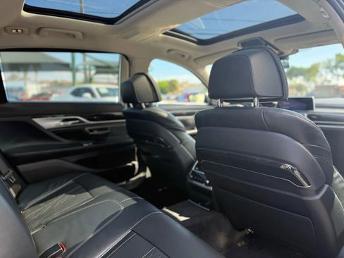 Used 2016 BMW 740i image 19