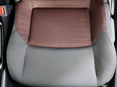 Certified 2025 Toyota Corolla SE FWD image 18