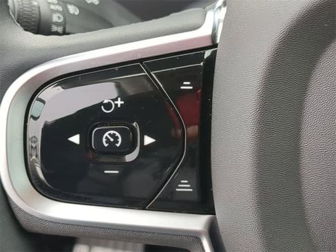 Certified 2025 Volvo XC90 B5 Core w/ Protection Package Premier image 24