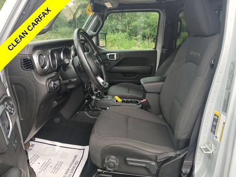Certified 2022 Jeep Wrangler Unlimited Sahara w/ Cold Weather Group AWD/4WD image 15