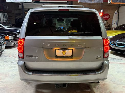 Used 2018 Dodge Grand Caravan SXT FWD image 8