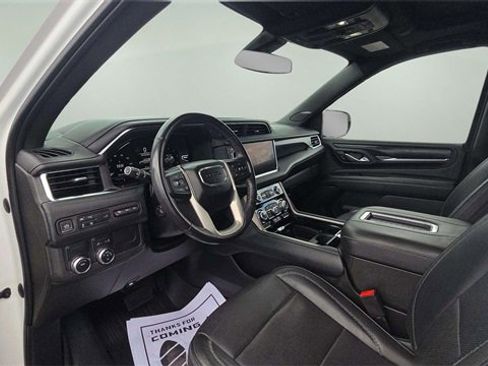 Used 2022 GMC Yukon XL Denali image 31