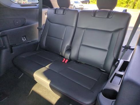 Used 2025 Ford Explorer ST-Line AWD/4WD image 31