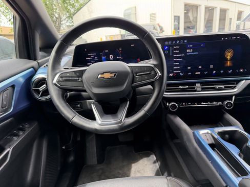 Used 2025 Chevrolet Equinox EV LT w/ Convenience Package FWD image 13