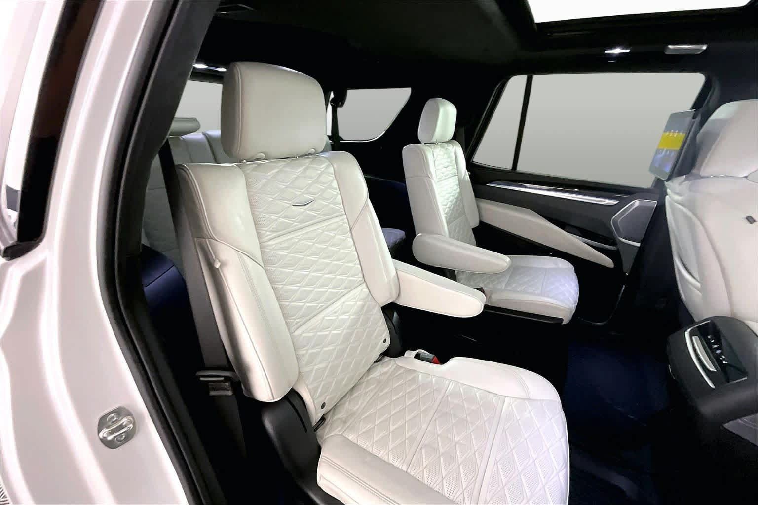 Used 2025 Cadillac Escalade V w/ LPO, Floor Liner Package AWD/4WD image 19